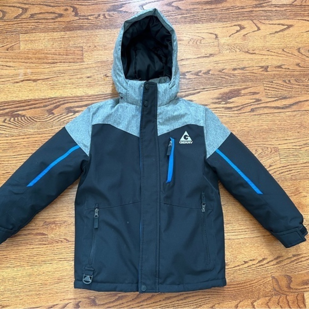 Gerry Weber Kids' Black and Gray Puffer Coat with Blue Accents Size S (7/8)